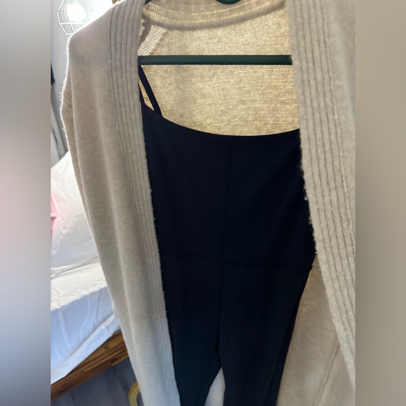 Aritzia Long Cardigan XS - Picture 3 of 4
